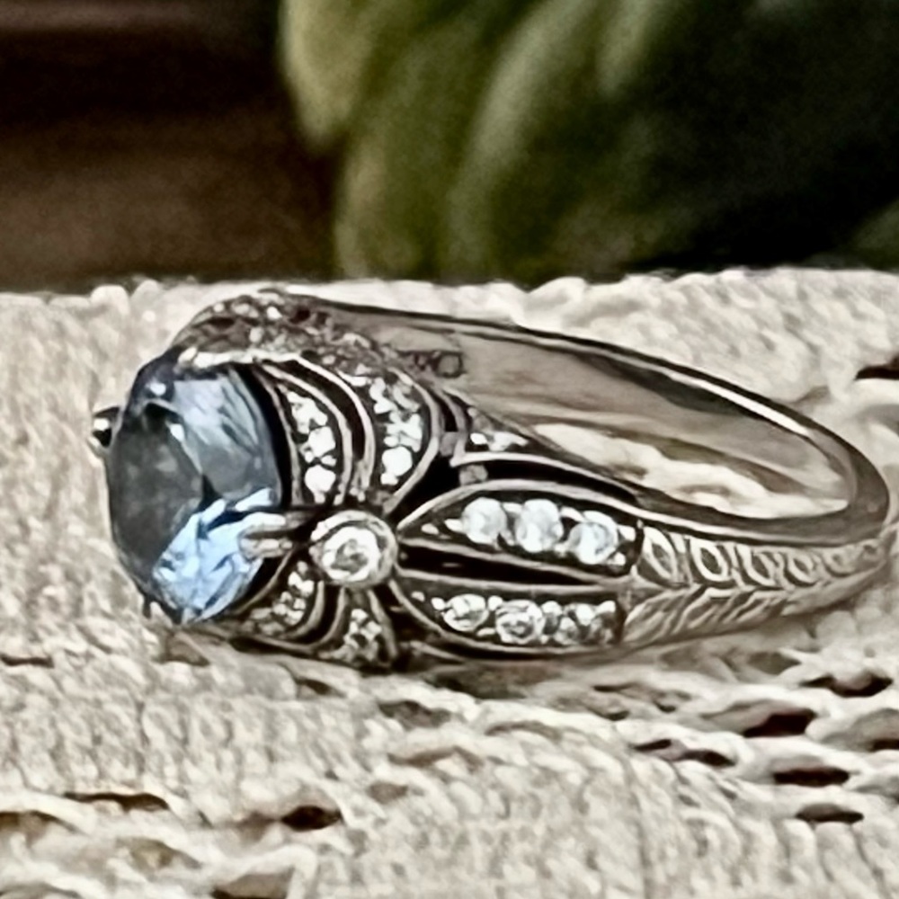Xavier Vintage Dome Ribbon Ring